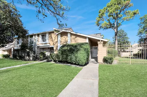 6154 W Airport Blvd #16, Houston, TX 77035