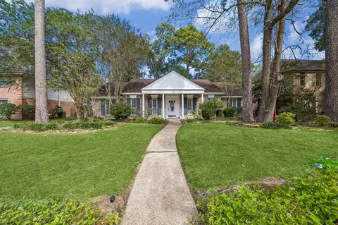 3427 Tree Ln, Kingwood, TX 77339