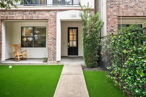 1208 W Dallas St, Houston, TX 77019