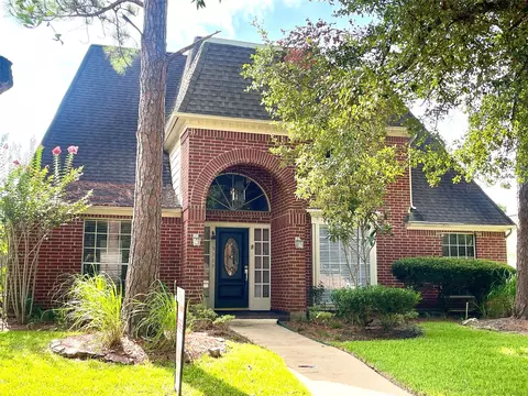 3319 Water Locust Dr, Sugar Land, TX 77479