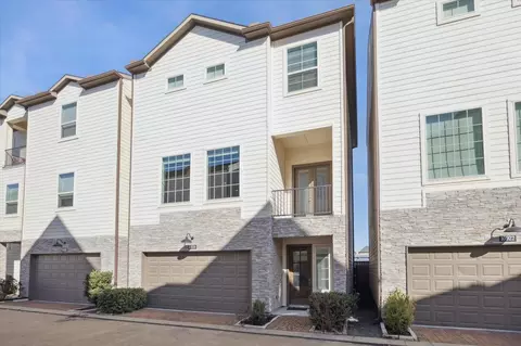 10926 Brookeshire Chase Ln, Houston, TX 77043