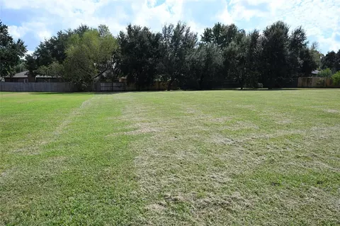 Na West Shore Drive, Willis, TX 77318