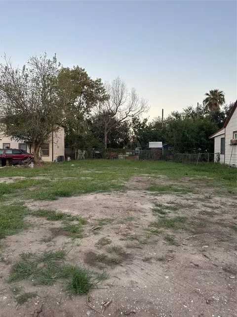 6711 Eastwood St, Houston, TX 77021