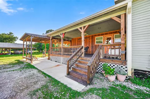 Exterior - 2240 Meyer Rd, Beasley, TX 77417 photo 4 of 6