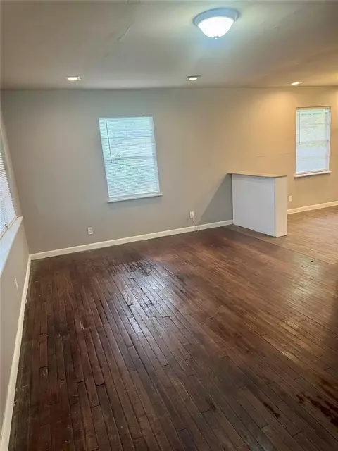 7915 Flintridge Dr, Houston, TX 77028