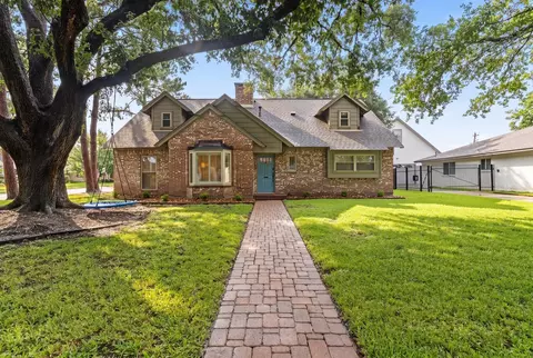 10738 Cedar Creek Dr, Houston, TX 77042
