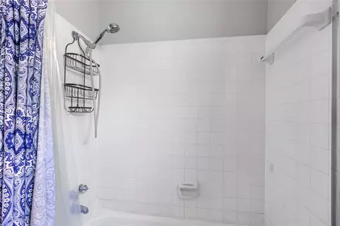 Bath - 1015 Stevens Ave, Conroe, TX 77301 photo 1 of 4