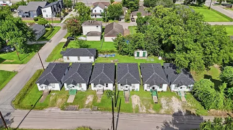 2222 Erastus St, Houston, TX 77020