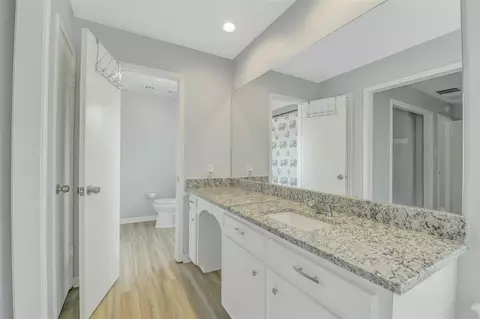 Bath - 6923 River Mill Dr, Spring, TX 77379 photo 1 of 3