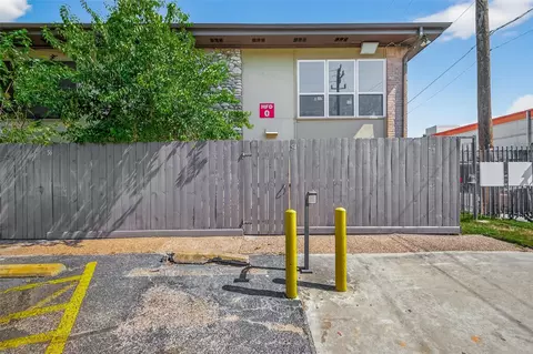 7047 Bissonnet St #54, Houston, TX 77074