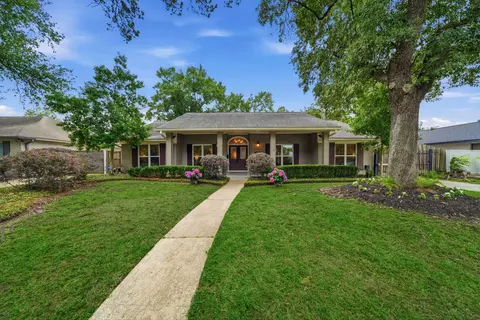 5535 Queensloch Drive Dr, Houston, TX 77096