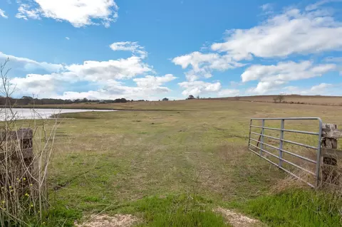 1747 E Old Hallettsville Rd, Flatonia, TX 78941