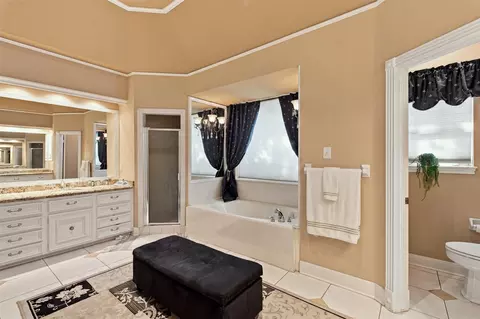 Bath - 9618 Windrush Dr, Spring, TX 77379 photo 2 of 5