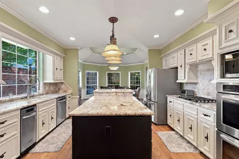 Kitchen - 9618 Windrush Dr, Spring, TX 77379 photo 1 of 2