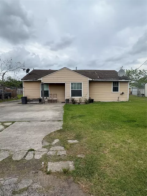 13013 Breezeway St, Houston, TX 77037