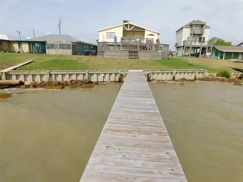 739 Marshall Johnson S, Port Lavaca, TX 77979