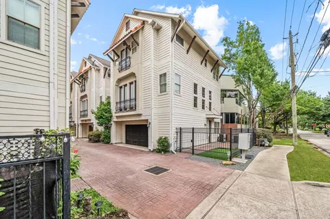 229 Knox St, Houston, TX 77007