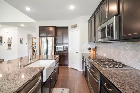 Kitchen - 29522 Whitebrush Trace Dr, Spring, TX 77386 photo 2 of 4