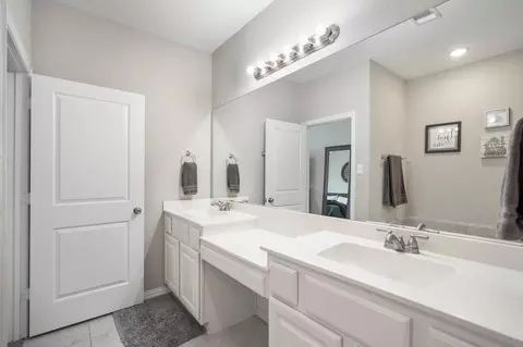 Bath - 29522 Whitebrush Trace Dr, Spring, TX 77386 photo 4 of 5