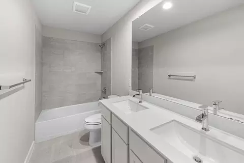Bath - 2483 Forest Cedar Ln, Conroe, TX 77301 photo 4 of 4