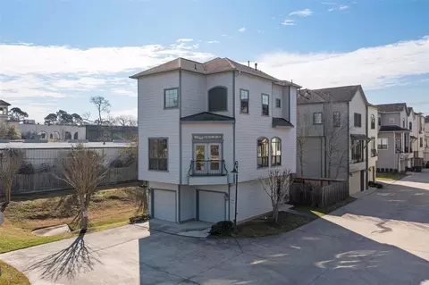 835 Garden Oaks Trce, Houston, TX 77018