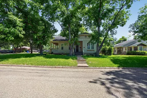 Exterior - 106 E Valverde St, Brenham, TX 77833 photo 2 of 11