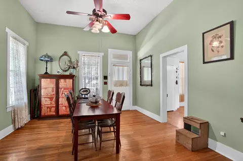Dining - 106 E Valverde St, Brenham, TX 77833 photo 3 of 4
