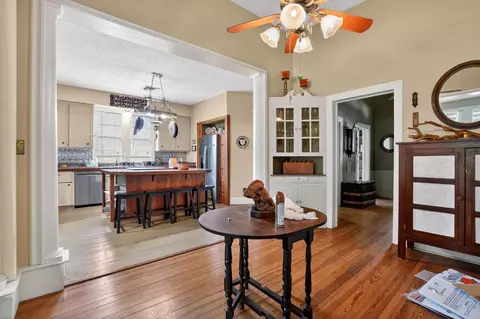 Entry Way - 106 E Valverde St, Brenham, TX 77833 photo 2 of 2