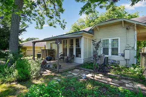 Exterior - 106 E Valverde St, Brenham, TX 77833 photo 5 of 11