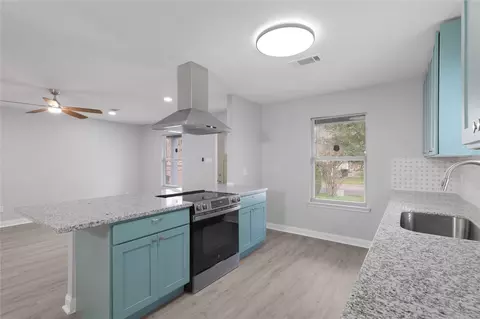 9827 Shive Dr, Houston, TX 77078