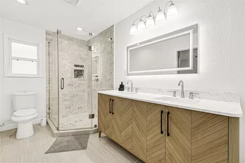 Bath - 2407 Rambling Brook Dr, Spring, TX 77373 photo 5 of 8