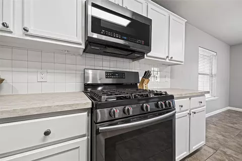 Kitchen - 21715 Texian Ct, Spring, TX 77388 photo 5 of 6