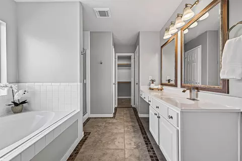 Bath - 21715 Texian Ct, Spring, TX 77388 photo 1 of 6