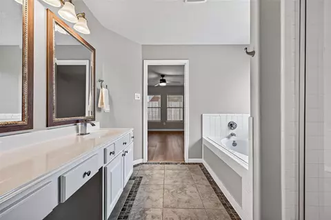 Bath - 21715 Texian Ct, Spring, TX 77388 photo 4 of 6