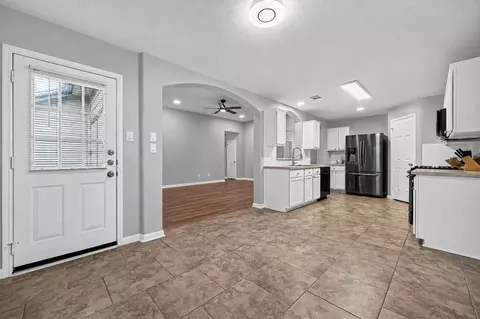 Entry Way - 21715 Texian Ct, Spring, TX 77388 photo 4 of 5