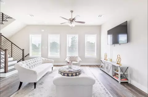 1740 Cove Crescent Ct, Houston, TX 77055