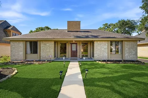 14735 Delbarton Dr, Houston, TX 77083