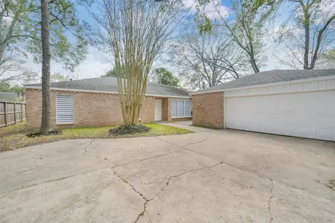 1823 Cherry Bend Dr, Houston, TX 77077