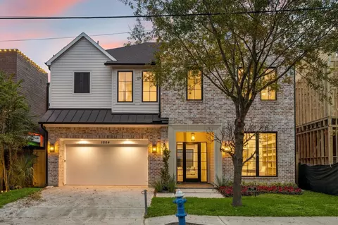 1204 W Drew St, Houston, TX 77006