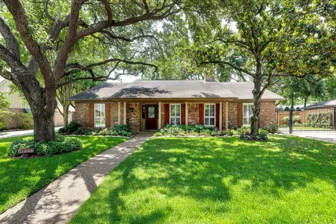 10727 Piping Rock Ln, Houston, TX 77042