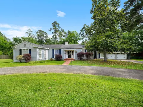 709 Pinetree Ln, Lufkin, TX 75904