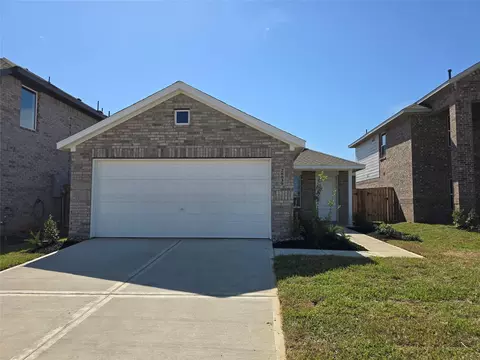 506 Robin St, Angleton, TX 77515 photo 1