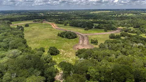 25 Ridgewood Ln, Brenham, TX 77833
