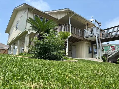 794 Marlin St, Bayou Vista, TX 77563