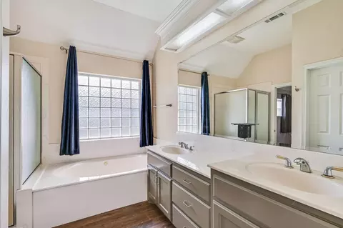 Bath - 2107 Williams Way, Bryan, TX 77808 photo 2 of 4