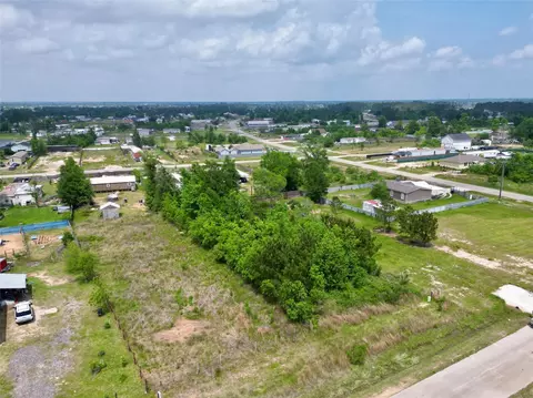 44 Road 5243, Cleveland, TX 77327