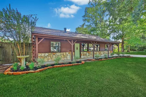 26563 Lazy Ln, Magnolia, TX 77355