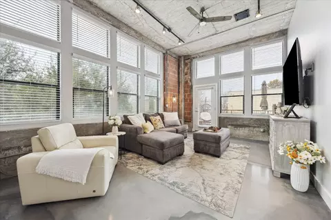 2323 Polk Unit 207 St, Houston, TX 77003