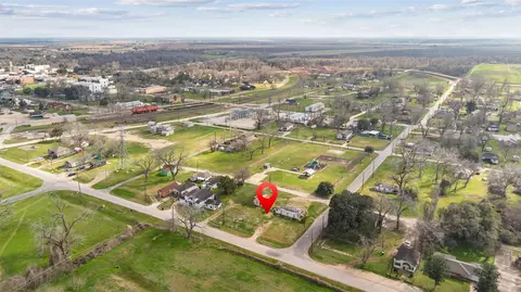 929 W Spanish Camp Rd, Wharton, TX 77488
