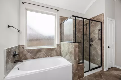 Bath - 3532 Imperial Cove Ct, Spring, TX 77386 photo 3 of 3